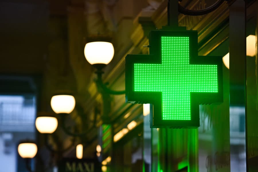 Destaca tu negocio de la competencia con un rótulo luminoso de Rótulos González